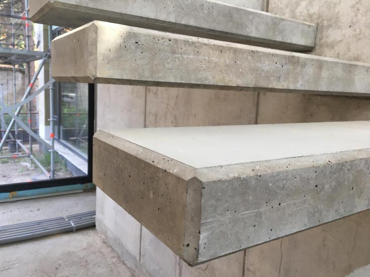 betonové dizajnové schody